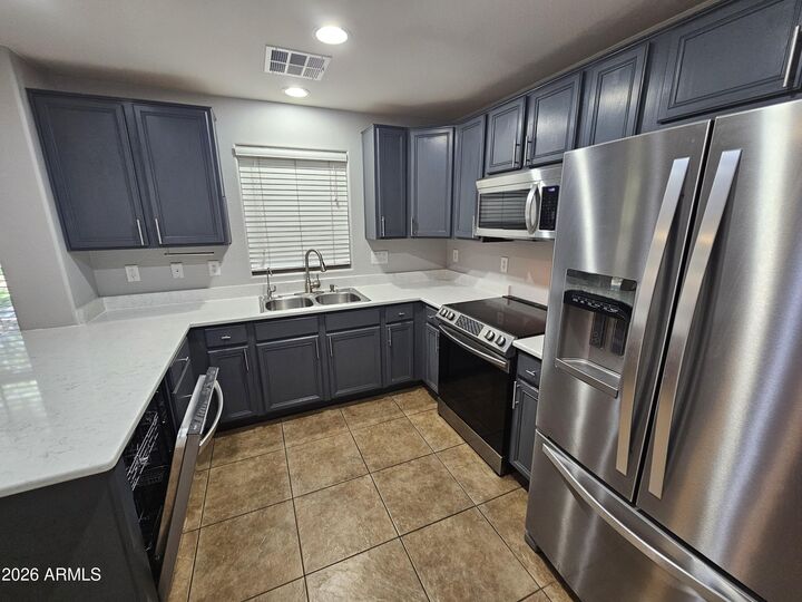 Property Photo:  1638 S Martingale Road  AZ 85295 