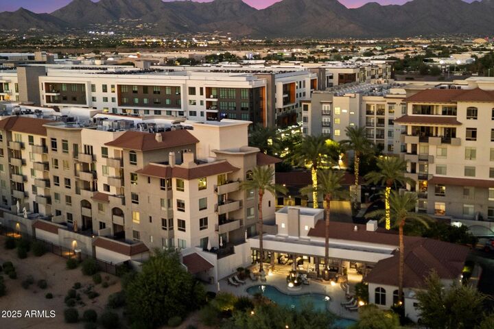 Property Photo:  15802 N 71st Street 501  AZ 85254 