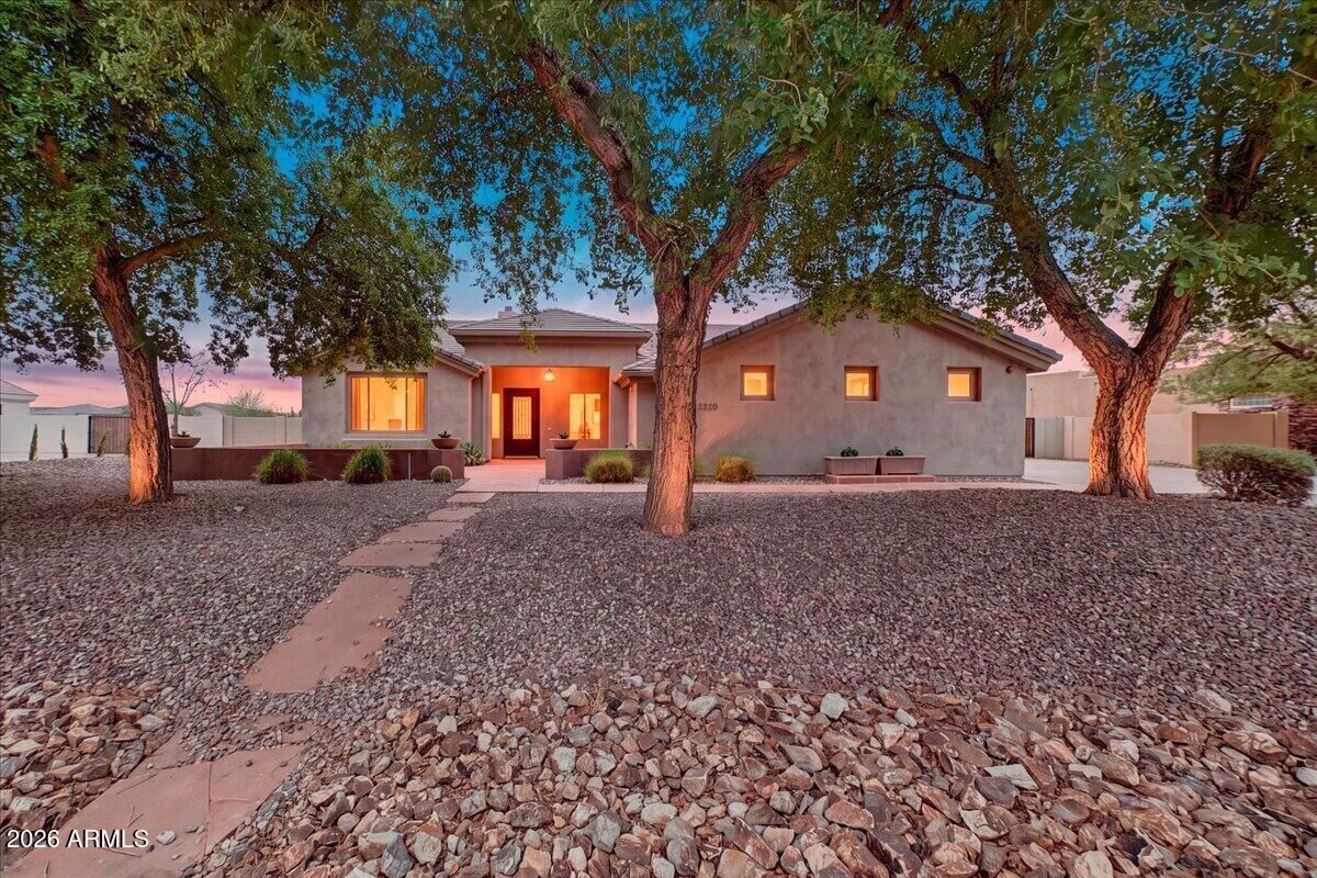Property Photo: 5220 N 180th Lane AZ 85340