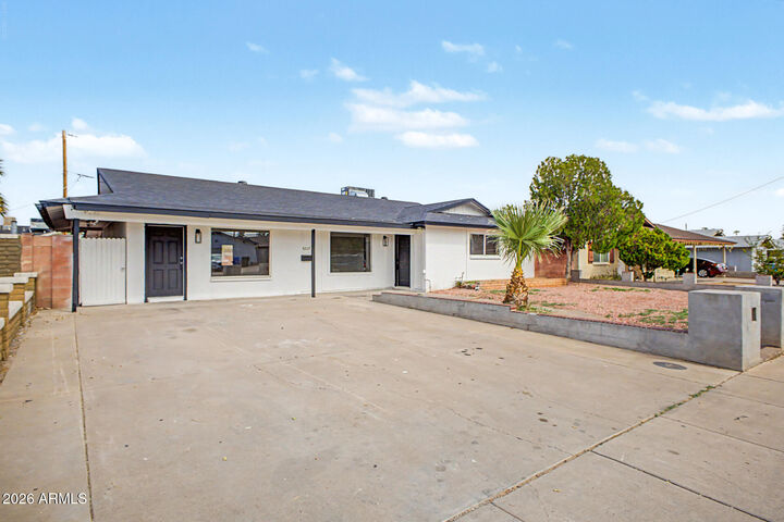 Property Photo:  5207 N 39th Drive  AZ 85019 