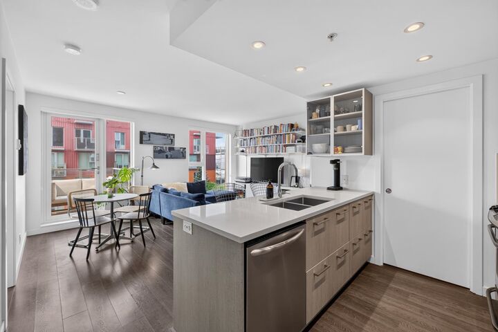 Property Photo: 983 E Hastings Street 1009 BC V6A 0G9