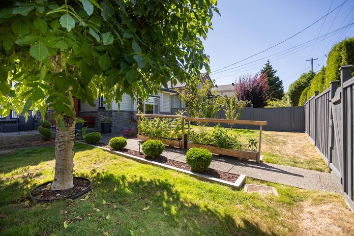 Property Photo: 13486 64 Avenue BC V3W 1Y3