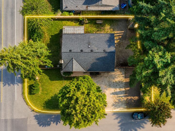 Property Photo: 33040 Arbutus Avenue BC V2V 2R8