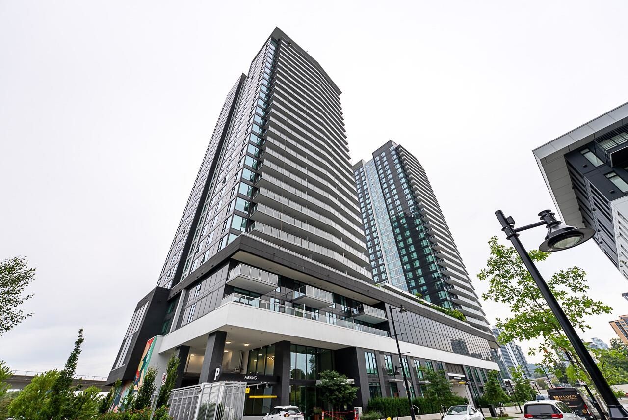 Property Photo: 308 Alderson Avenue 1705 BC V3K 0J2