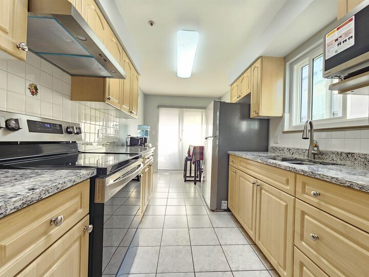 Property Photo: 5521 Dundee Street BC V5R 3T8
