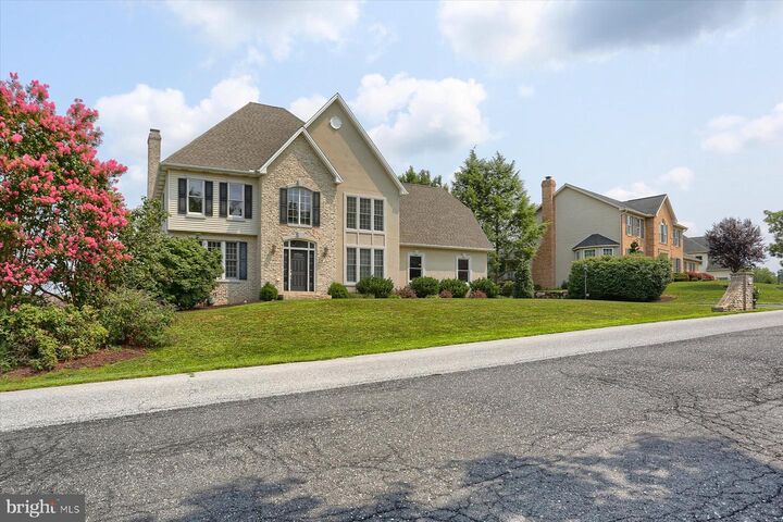 Property Photo:  32 Sunfire Avenue  PA 17011 