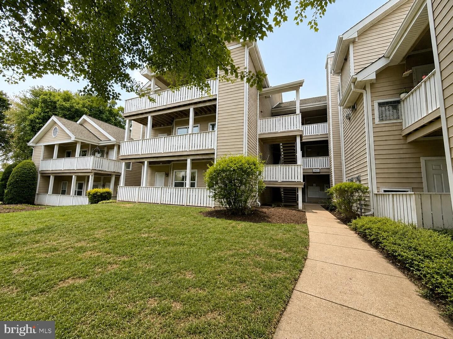 Property Photo:  14314 Climbing Rose Way 102  VA 20121 