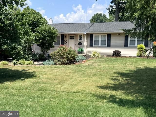 Property Photo: 906 Big Oak Road PA 19067
