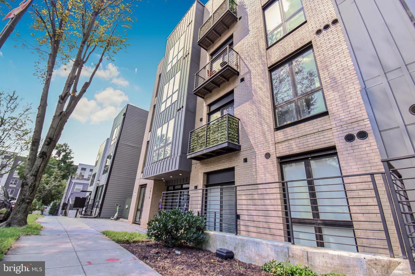 Property Photo:  1016 17th Place NE 102  DC 20002 