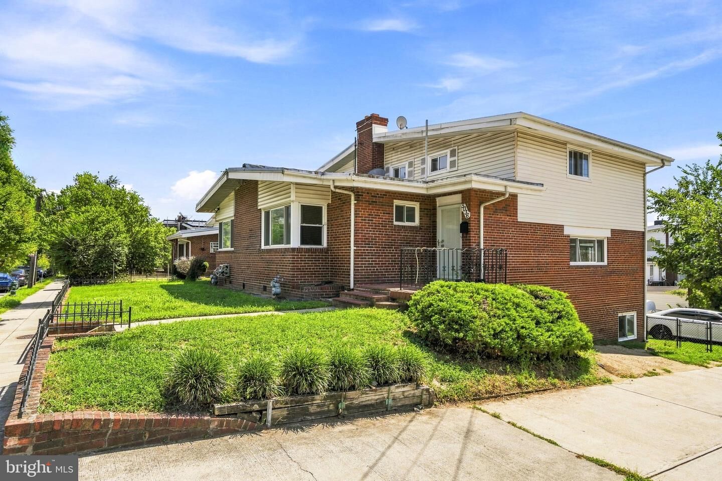 Property Photo:  5036 Eastern Avenue NE  DC 20017 