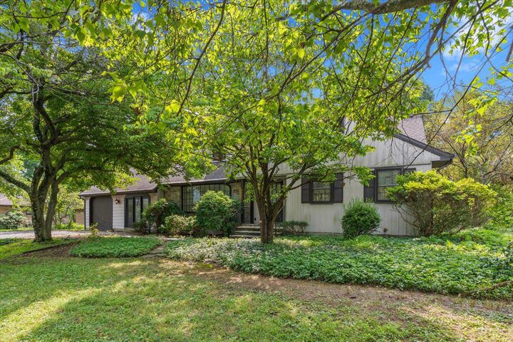 Property Photo:  1117 Whitehall Drive  PA 17110 