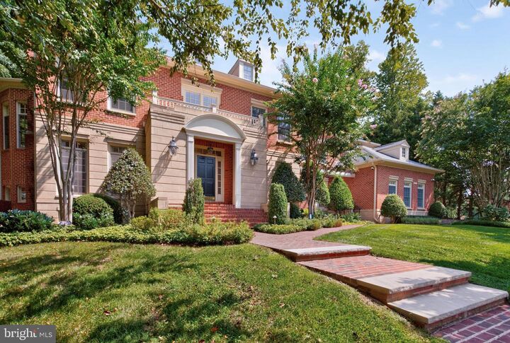 Property Photo:  7834 Montvale Way  VA 22102 