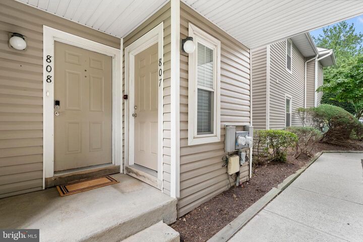 Property Photo: 808 Reading Court 11 PA 19380