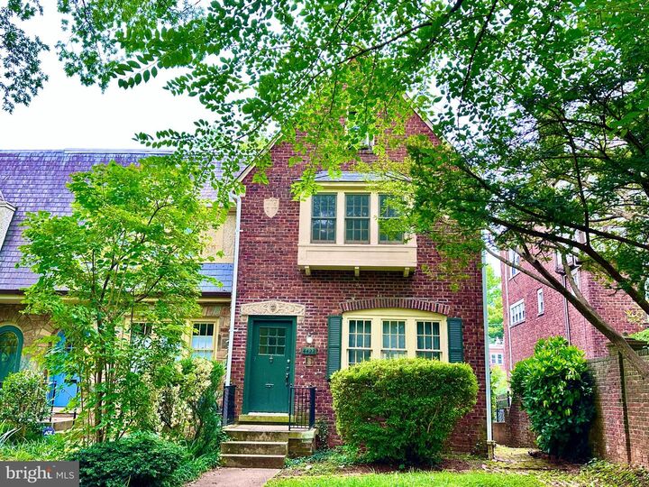 Property Photo: 4422 Greenwich Parkway NW DC 20007