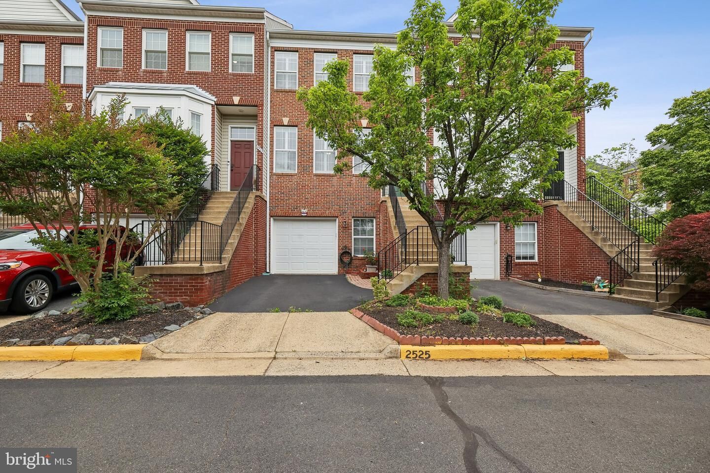 Property Photo:  2525 James Madison Circle  VA 20171 