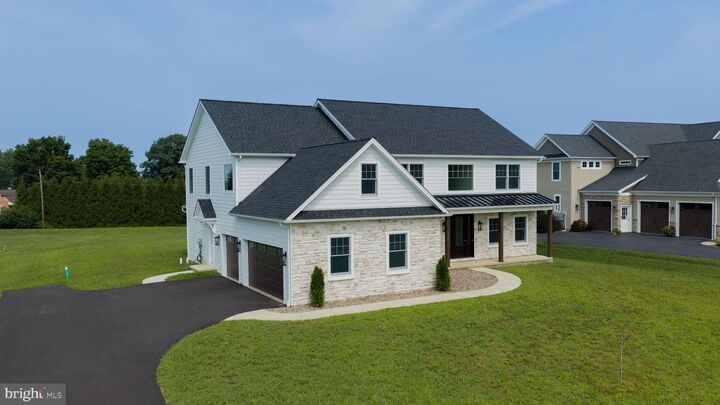 Property Photo: 513 Cheltenham Court PA 17543