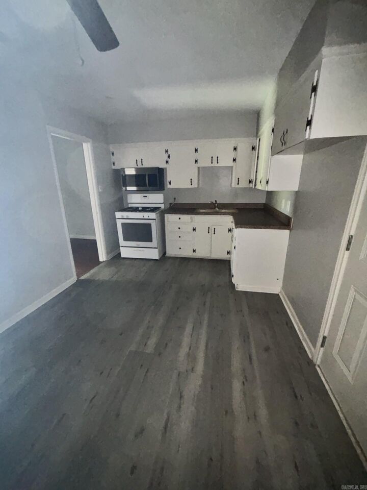 Property Photo:  509 Glynn Ln  AR 72117 
