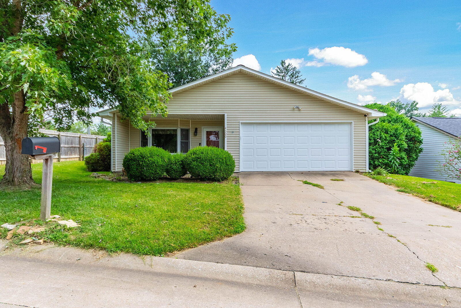 Property Photo: 4300 W Brookview Terr MO 65203