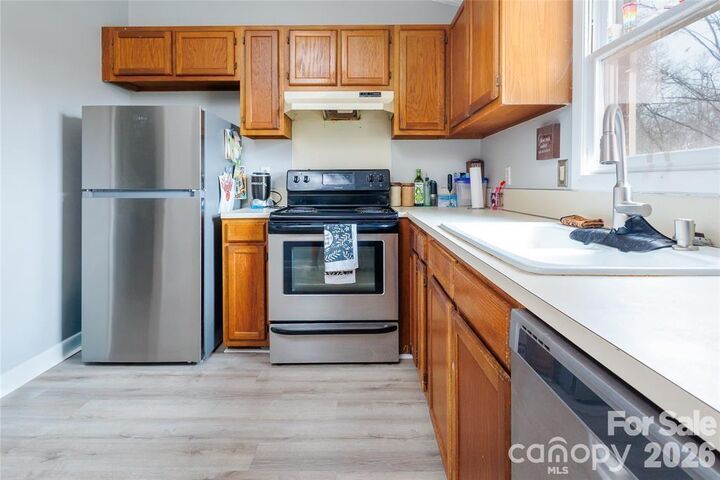 Property Photo: 1300 Larchmont Place 810 NC 28144