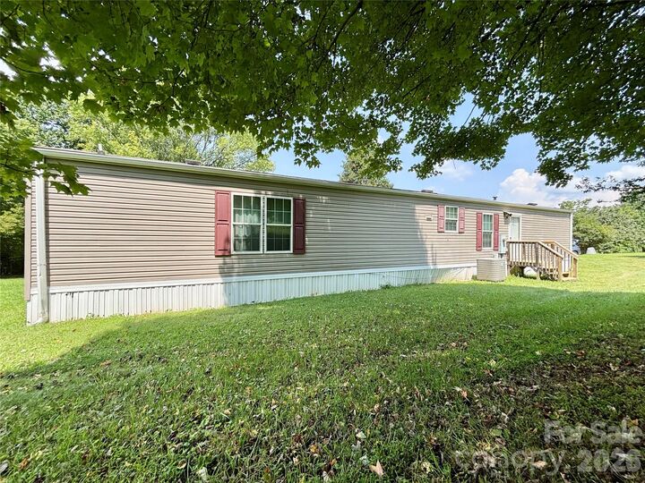 Property Photo:  72 S Greenleaf Road  NC 28739 