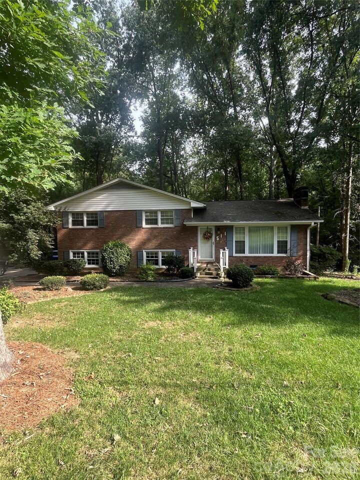 Property Photo:  511 Crestview Drive  NC 28001 