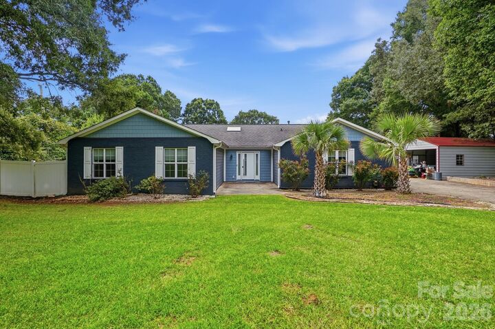 Property Photo:  14010 Mareshead Lane  NC 28105 