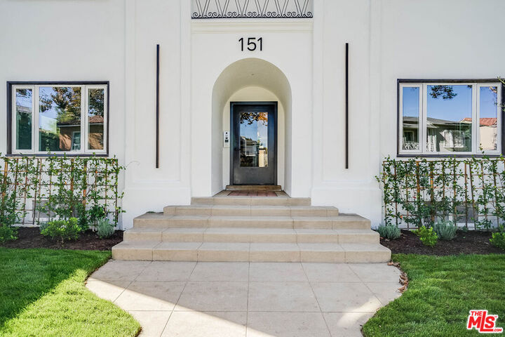 Property Photo: 151 N Swall Dr, Unit 1 CA 90211