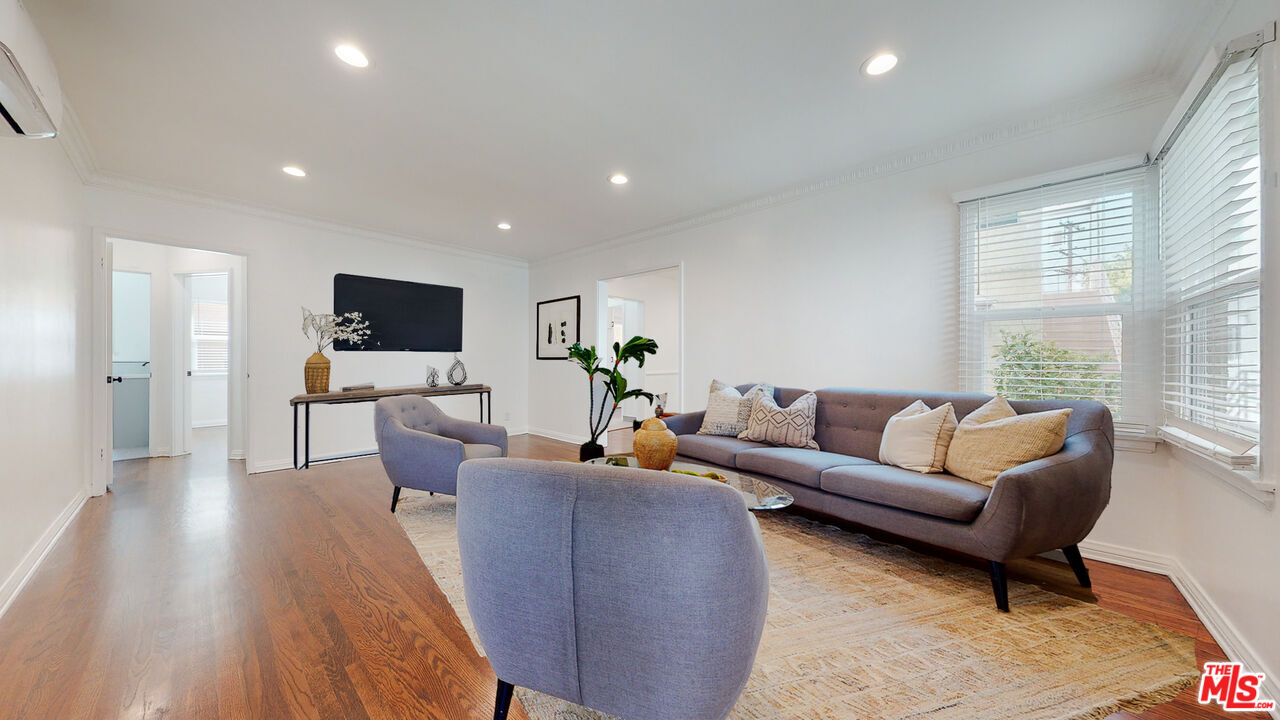 Property Photo: 3368 Rowena Ave CA 90027