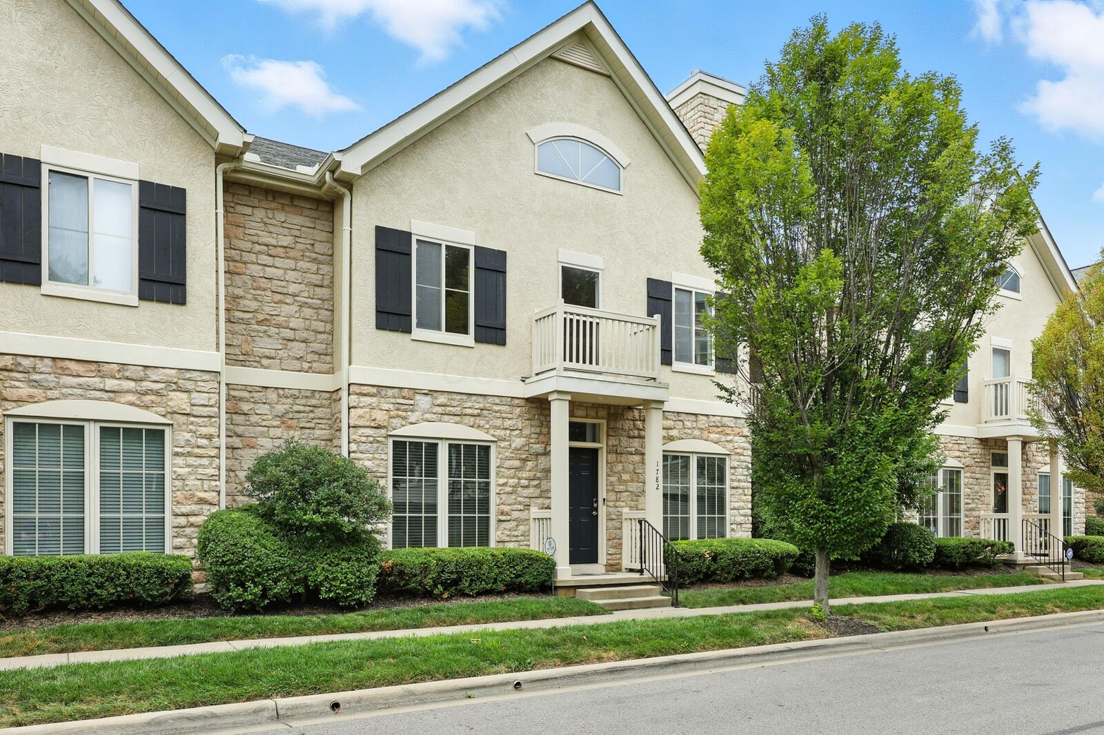 Property Photo:  1784 Ridgecliff Road  OH 43221 