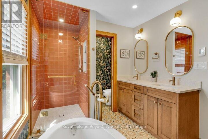 Property Photo:  9 Wilbur Street North  ON L7J 2C3 