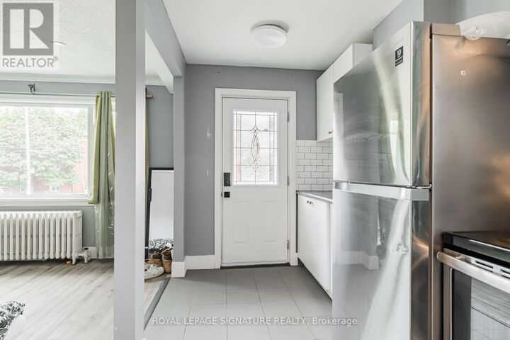 Property Photo:  2935 St Clair Avenue East  ON M4B 1N9 