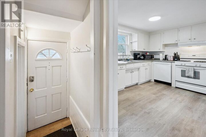 Property Photo:  29 Hooper Street West 2  ON N1E 5W6 