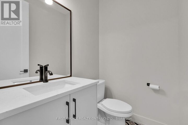 Property Photo:  269 Queen Mary Street  ON K1K 1X1 