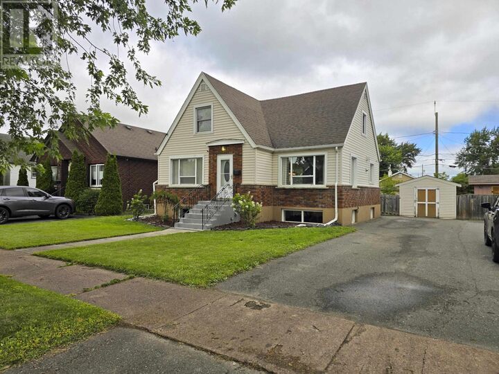 Property Photo: 2035 Hamilton Ave ON P7E 4Y3