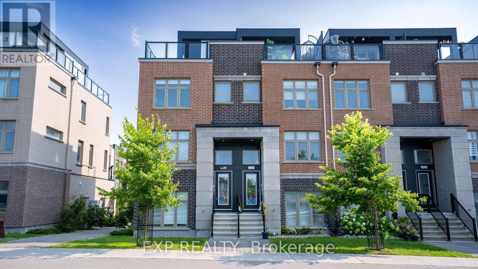 Property Photo: 1440 Hemlock Road ON K1K 4B9