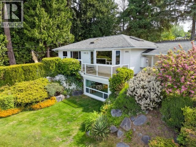 Photo de la propriété:  4092 Westview Ave  BC  