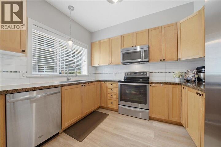 Property Photo:  621 Langside Avenue 19  BC V3J 0A8 
