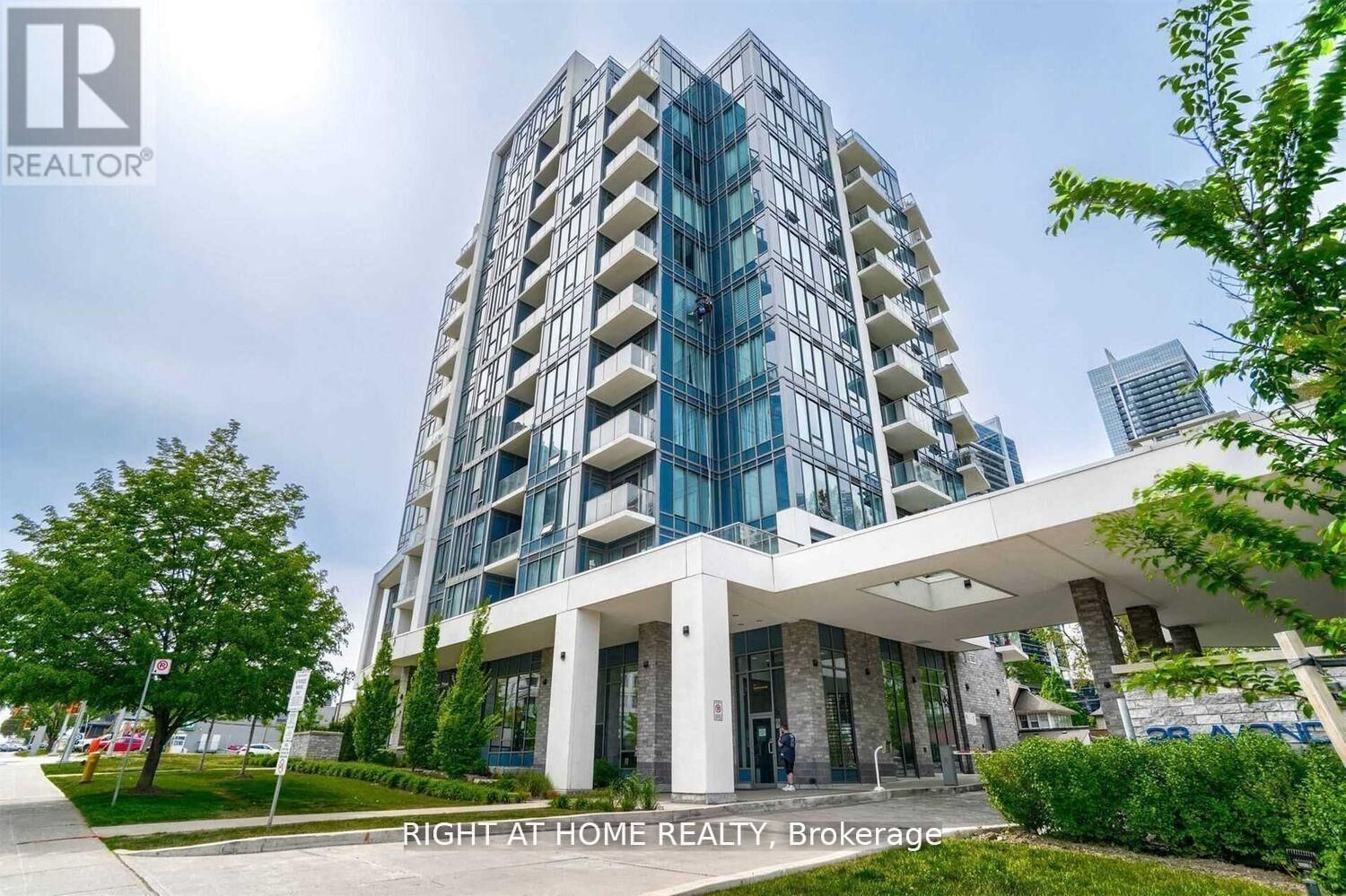 Property Photo:  28 Avondale Avenue 706  ON M2N 0K2 