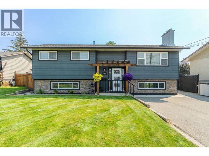 667 Cambridge Crescent — photo 1