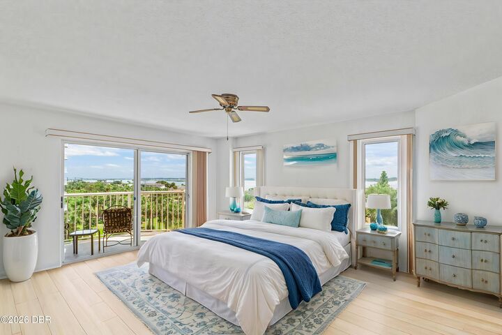 Property Photo: 3 Oceans West Boulevard 6C4 FL 32118