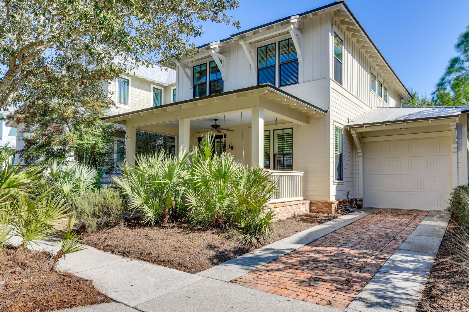 Property Photo:  170 W Okeechobee  FL 32459 