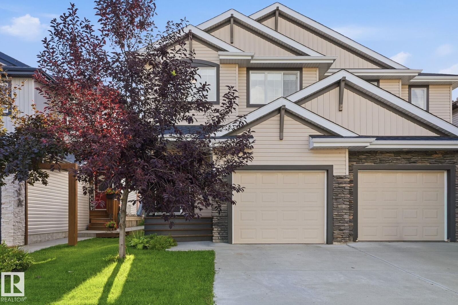 Property Photo: 38 Durrand Bend AB T8L 0N1
