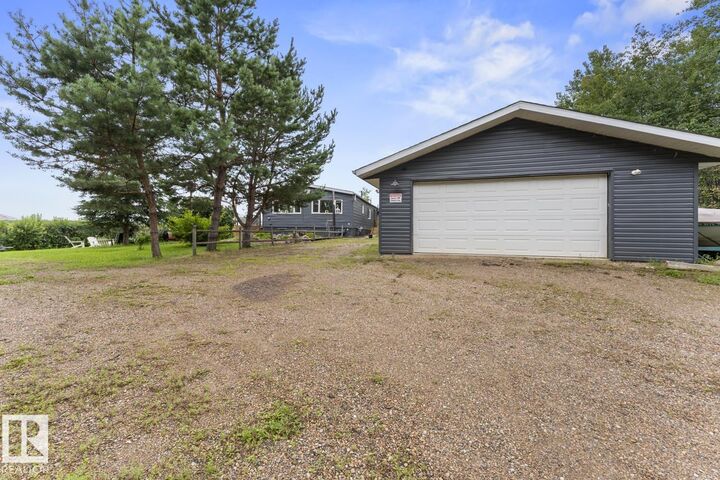 Property Photo: 623/624 11102 Twp Road 600 AB T0A 0C0