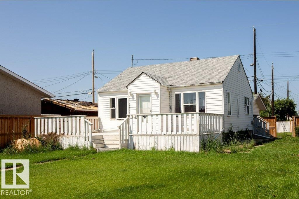 Property Photo: 7812 128 Avenue NW AB T5C 1T7