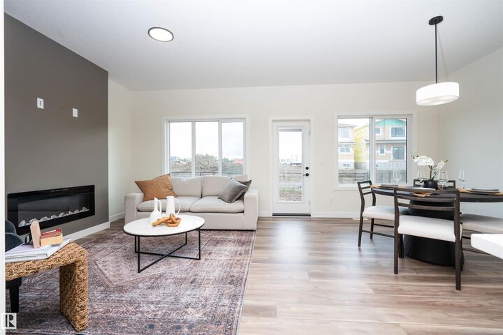 Property Photo: 2623 5 Avenue SW AB T6X 3J1