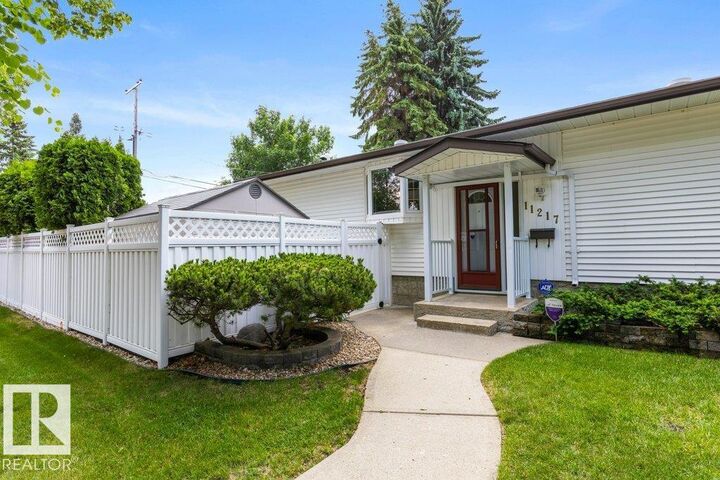 Property Photo:  11217 38 Street NW  AB T5W 2G3 