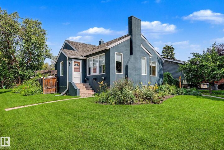 Property Photo:  5320 49 Avenue  AB T9A 0R3 