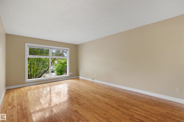 Property Photo: 4139 122 Street NW AB T6J 1Z1