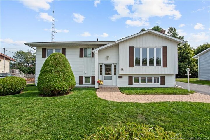 92 Alphonse Street — photo 1