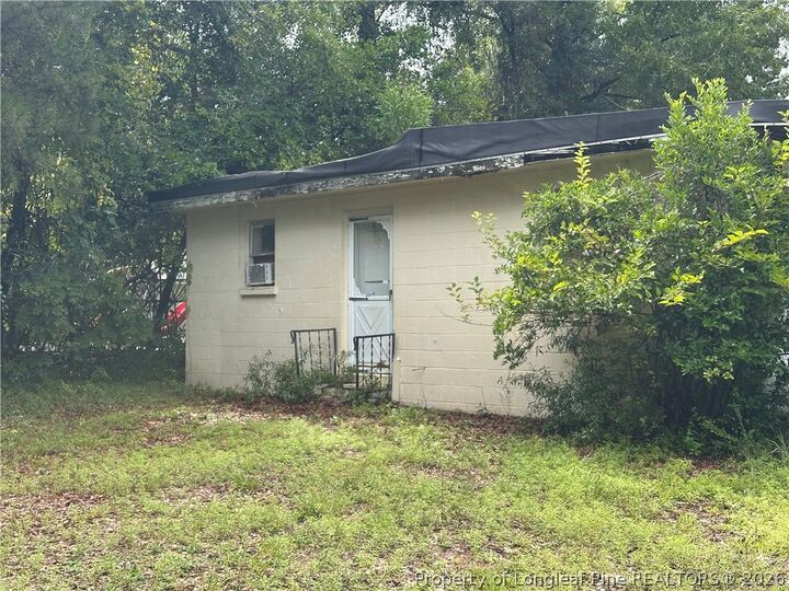 Property Photo:  1130 W New Hampshire Avenue  NC 28387 